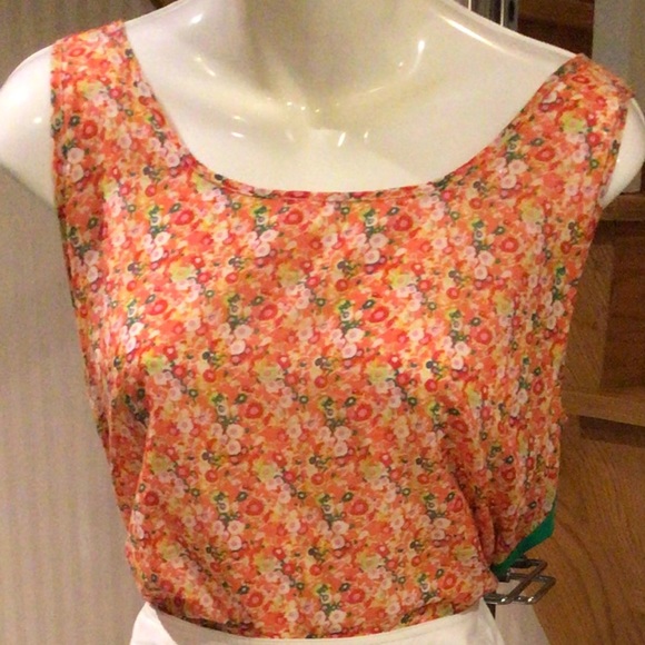 🛍 2 for $30🛍 NWOT Colourful slip on round neck top - Picture 1 of 4